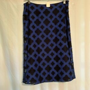Ladies size 8 St.John argyle print blue mid calf length skirt